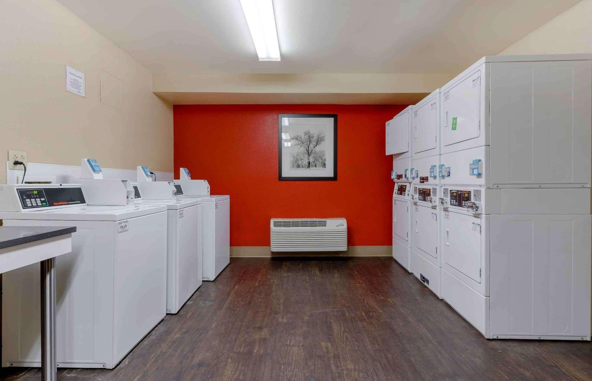 Extended Stay America Suites - Richmond - W Broad Street - Glenside - North Екстер'єр фото